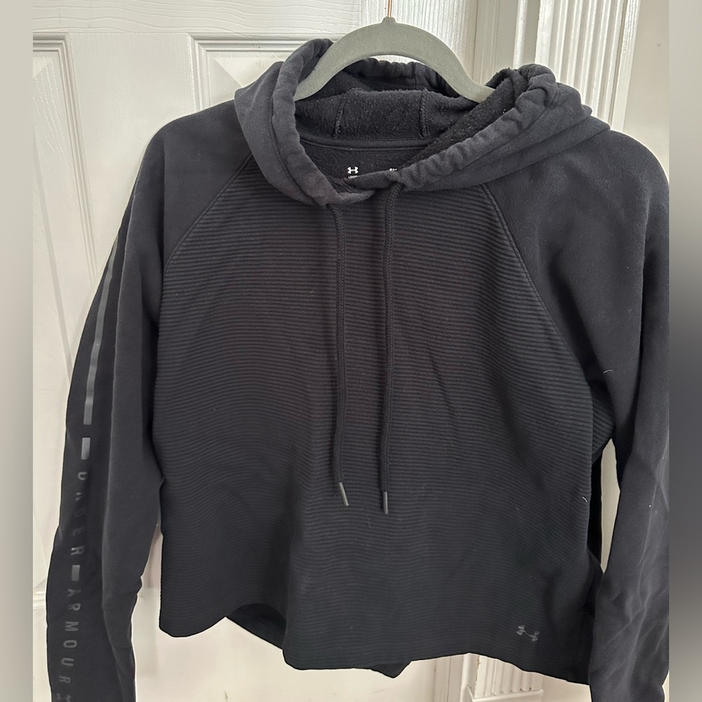 Black sweatshirt